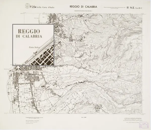 Topographic map of Reggio Calabria from 1957, highlighting the city center and ancient urban layout.