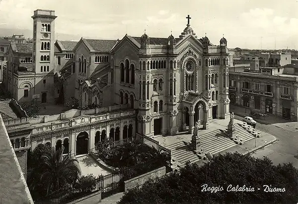 Vintage postcard of the Cathedral of the Blessed Virgin Mary Assumed into Heaven Duomo di Reggio Calabria, showing its historic façade and central bell tower in the heart of Reggio Calabria.